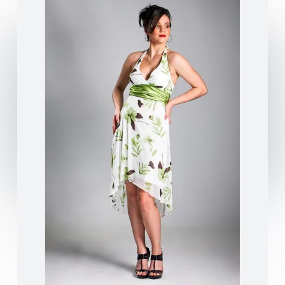 Women’s speechless halter top dress size Medium